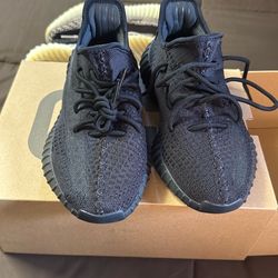 adidas Yeezy Boost 350 V2 onyx size 7 new