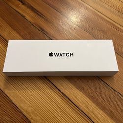 (BRAND NEW) Apple Watch Series SE (2nd Gen)