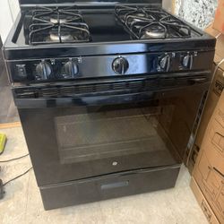 GE 30 in. 4.8 cu. ft. Freestanding Gas Range in Black