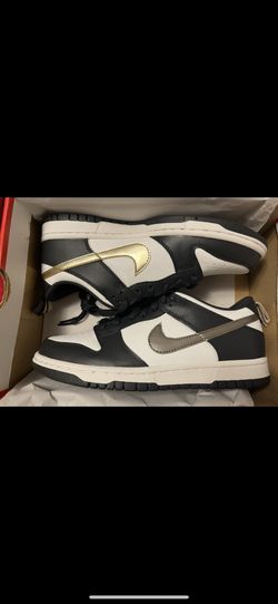 DS NIKE DUNK LOW SE GS SIZE 7Y