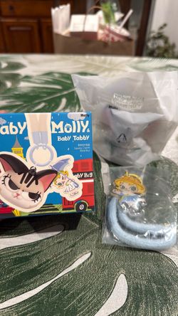 Pop Mart Baby Molly & baby tabby