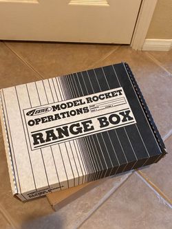 Estes Model Rocket Operations Range Box with 3 Rockets