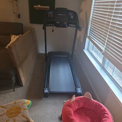 Horizon Fitness T101 Treadmill