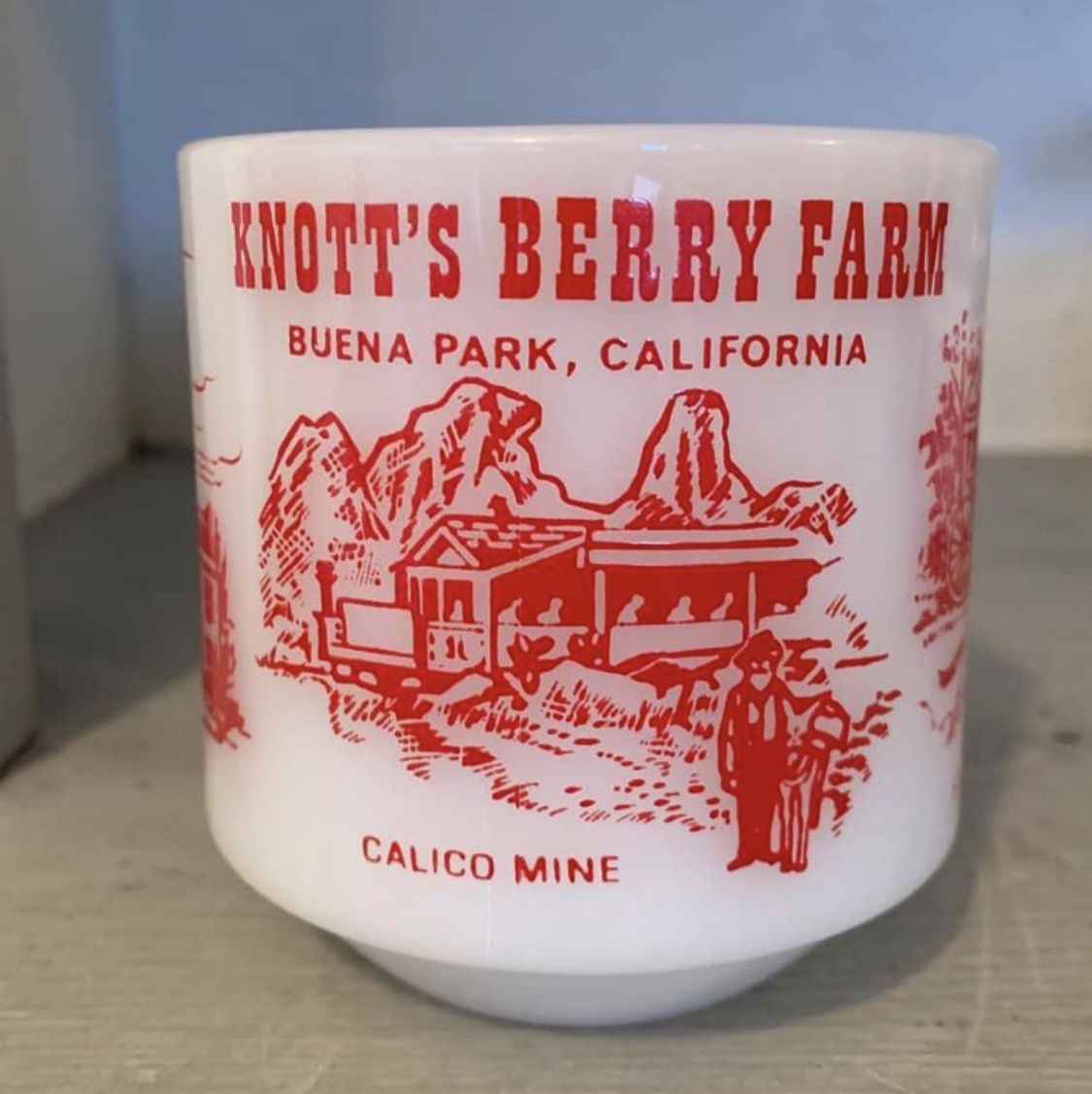 Vintage Federal Glass Knotts Berry Farm souvenir milkglass mug. Paint detail in red is bright and shiny