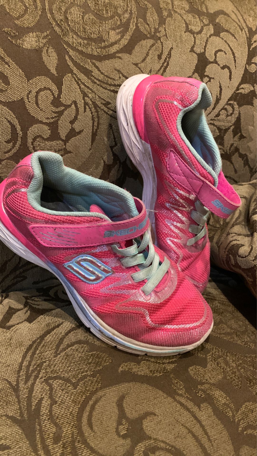 Sketchers size 2. 10.00