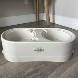 Store-N-Feed Dog Feeder Large 