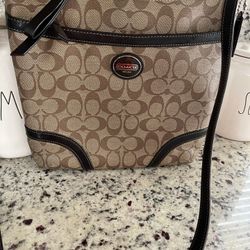 Coach Leather Crossbody Bag/Purse!