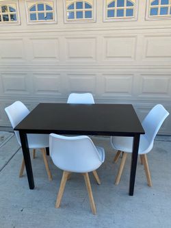 🚚Dinner table 4 chairs, solid wood🚚free delivery