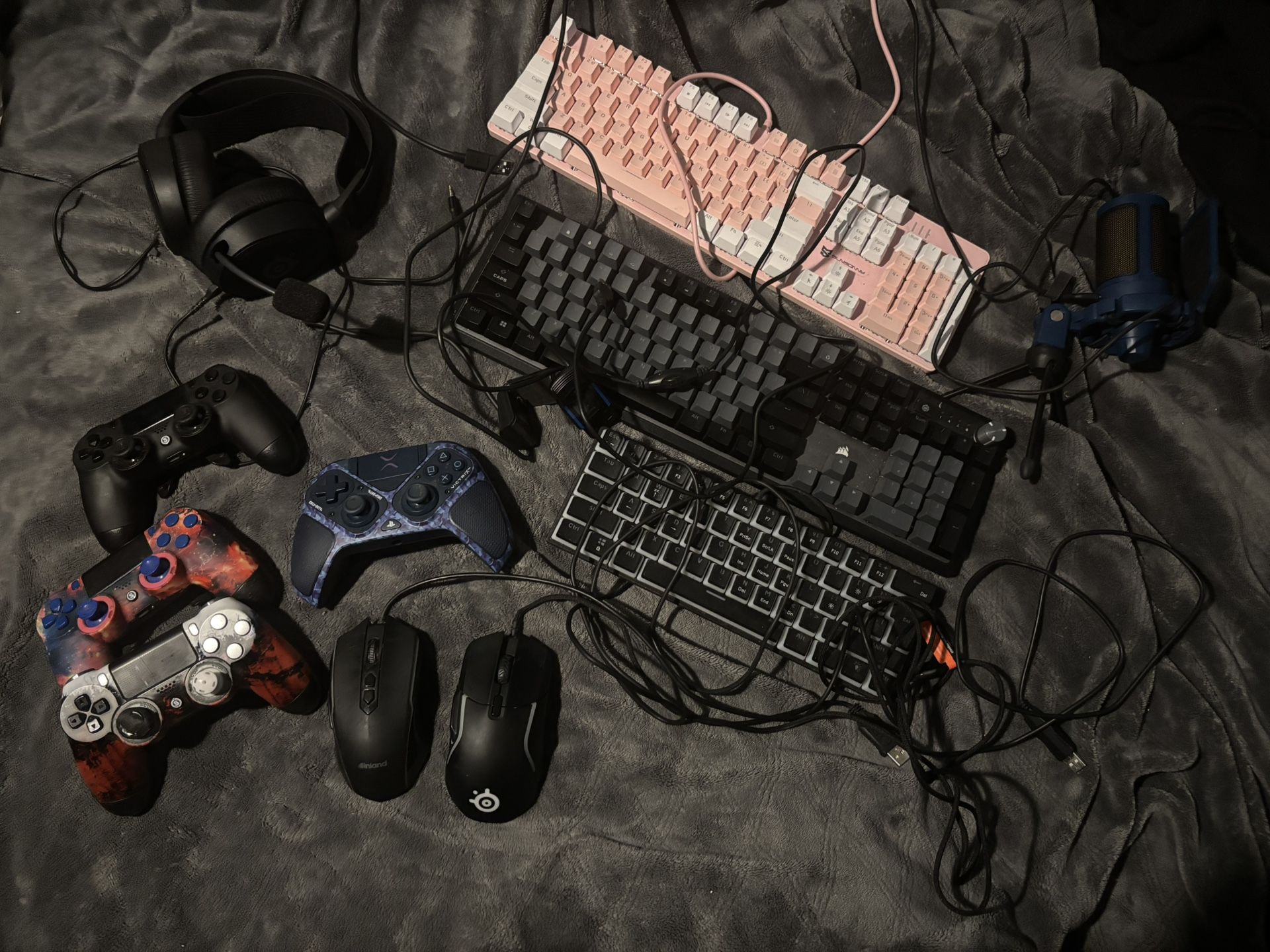 Steel Series Mouse, Corsair Keyboard, Webcam, Scuf Controllers, Victrix Controller,Turtle Beach Headset