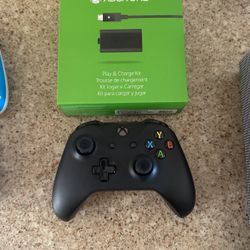 Xbox Controller & Battery Kit