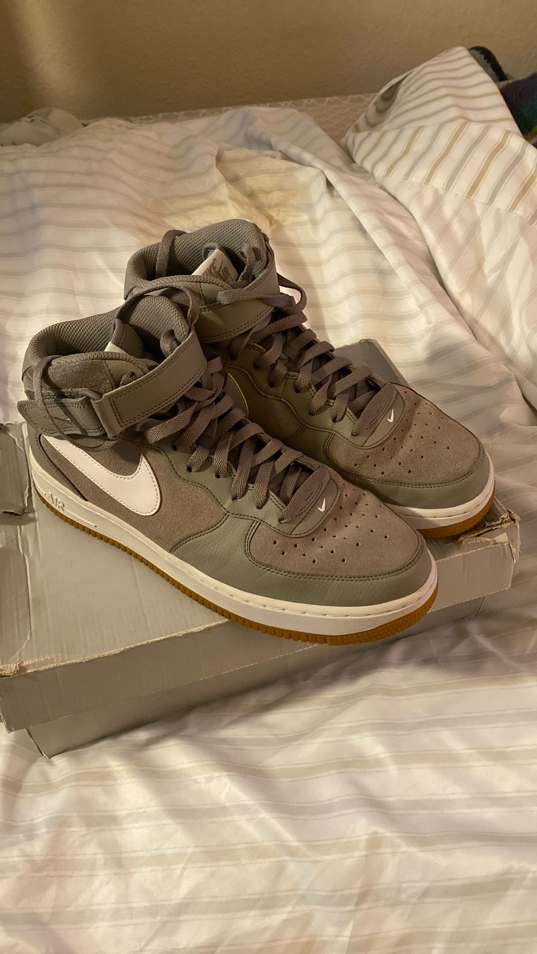 NIKE Air Force 1 Size 11 9/10