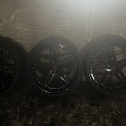 Got 24 Inch Rucci Offset  Red And Black