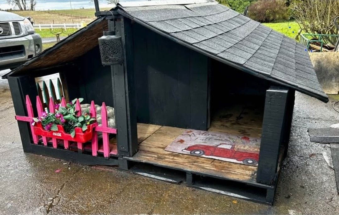 Ultimate Dog House