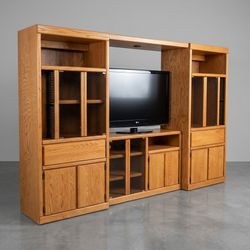 Solid Oak 3-Piece Entertainment Center & Media Console

​ 