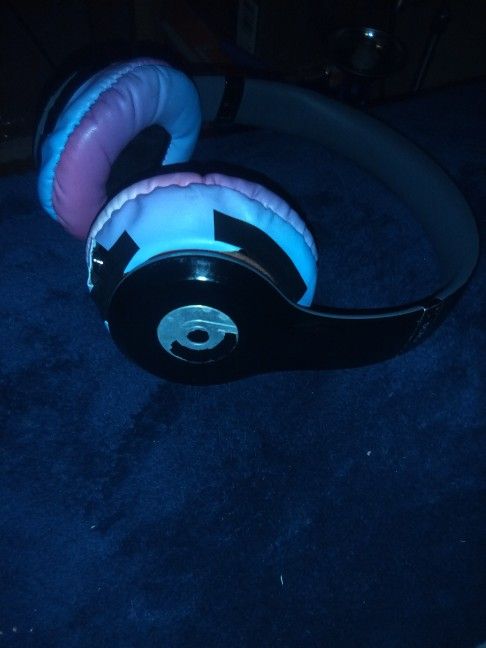 BEATS SOLO HEADPHONES