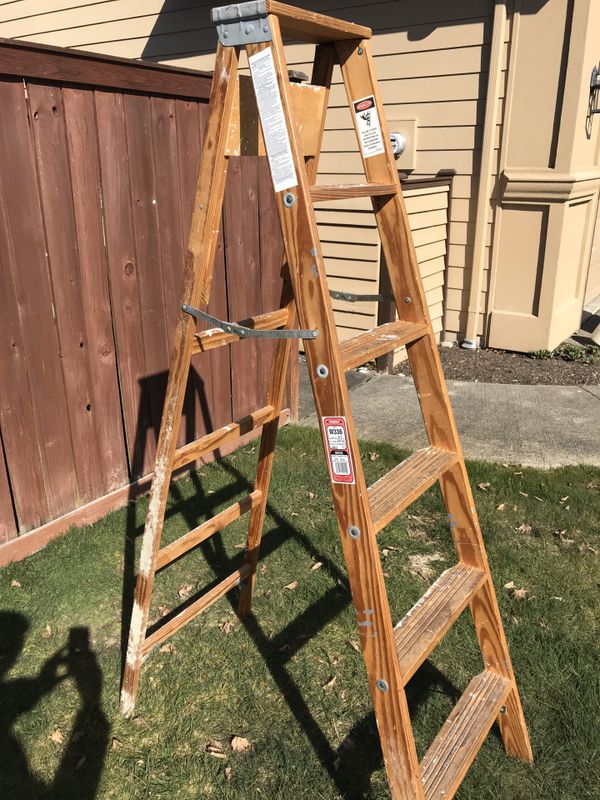 6ft Wooden step ladder for Sale in Auburn, WA OfferUp