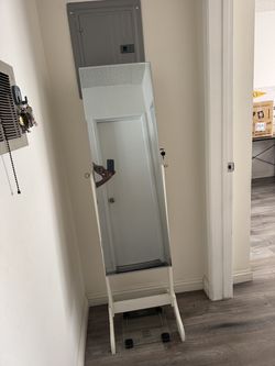 Jewelry Organizer with mirror