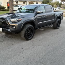 Toyota Tacoma TRD 2023