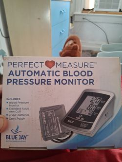 Blood pressure monitor with cuff