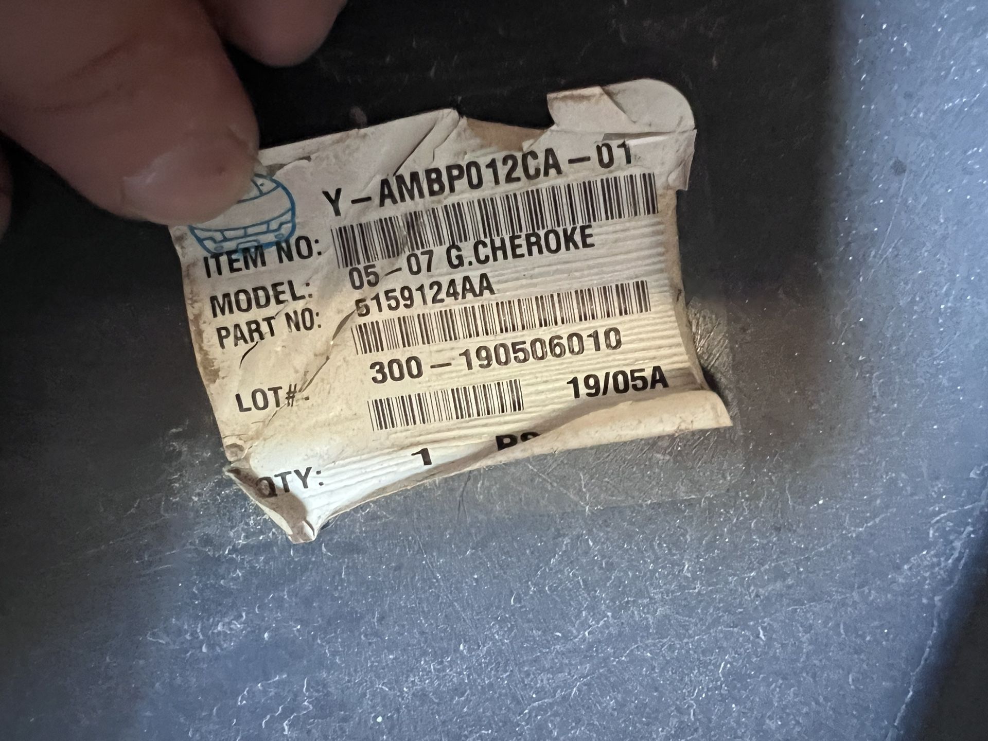 05-07 Grand Cherokee Bumper