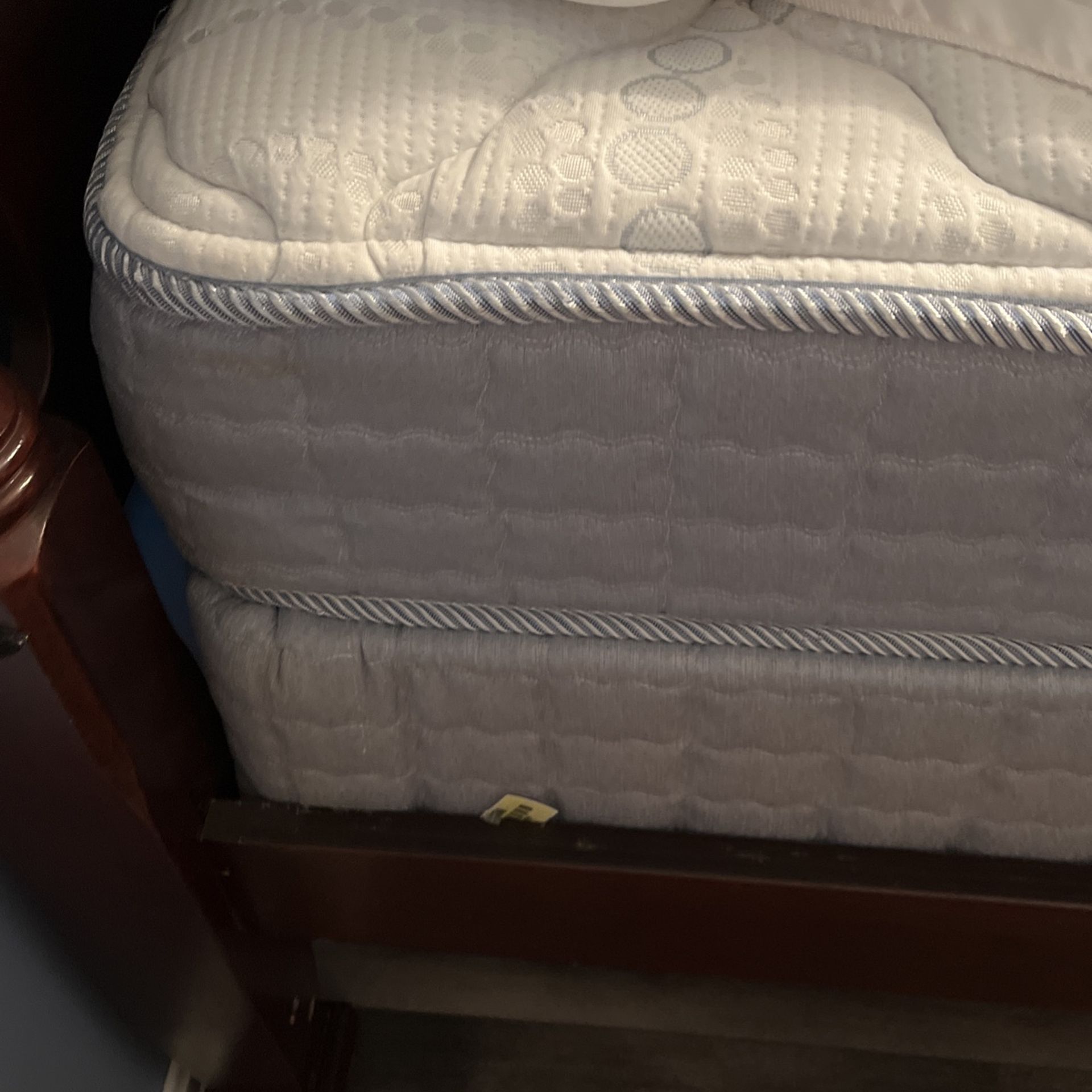 Queen Mattress And Box Spring
