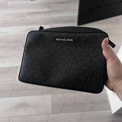 MICHAEL KORS Crossbody Bag