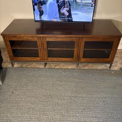 Media cabinet  with storage