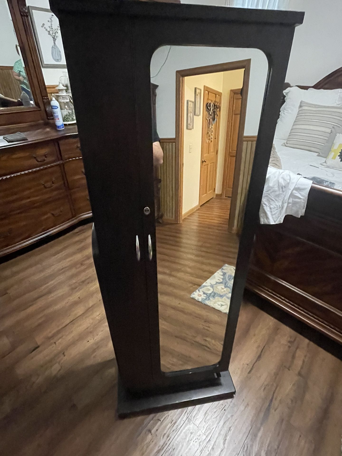 Jewelry Box With Jewelry 