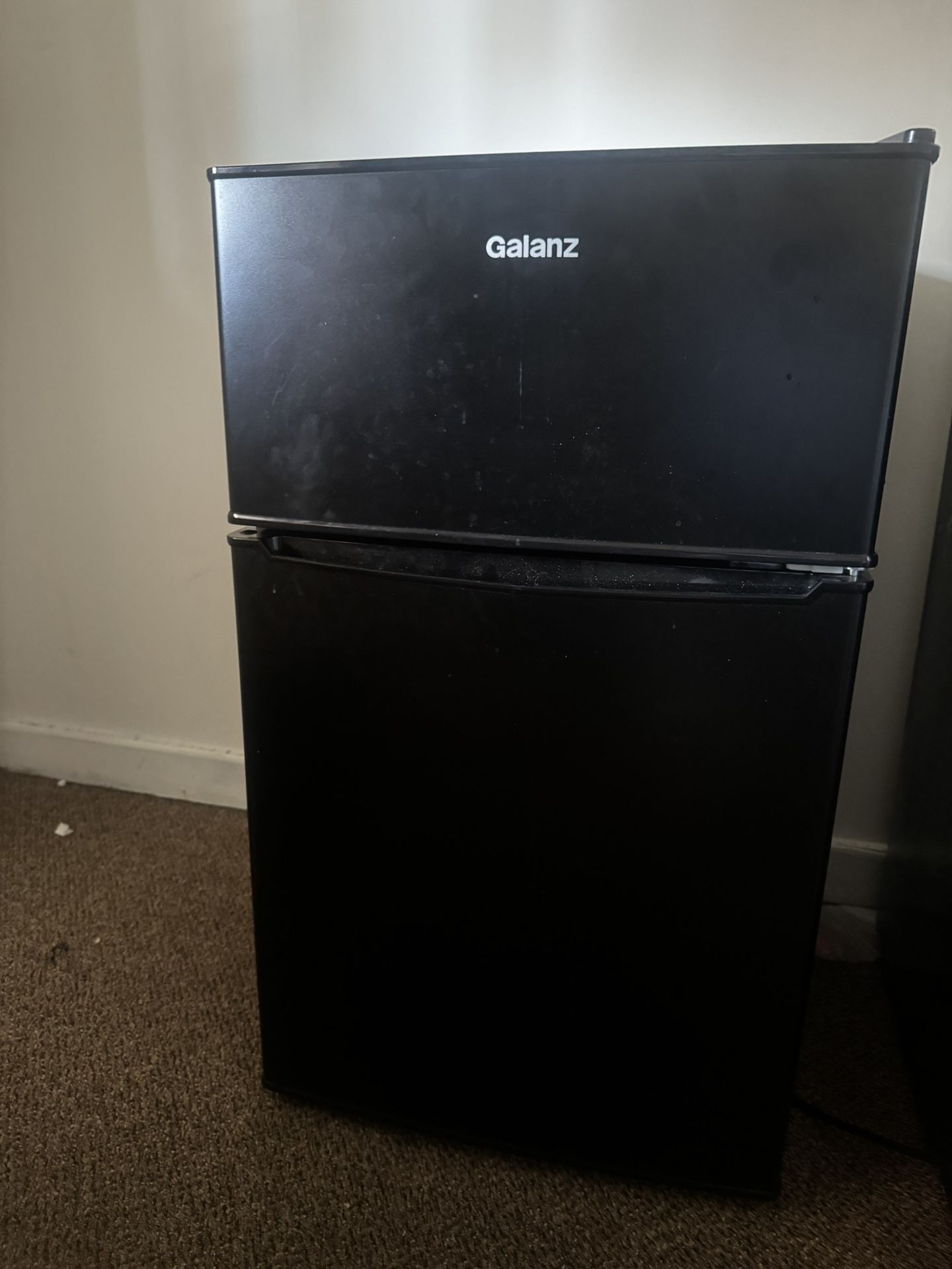 Galanz mini fridge with freezer