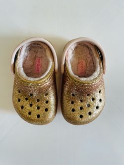 Crocs Classic Gold Glitter Shoes Size 5c