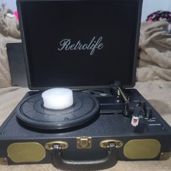 Vintage Suitcase Turntable