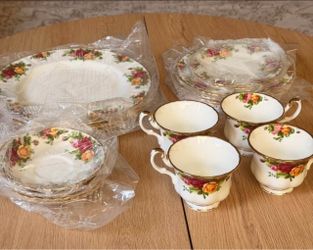 Royal Albert Brand New Vintage Style Porcelain Tea Set