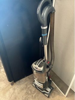 Shark upright vacuum