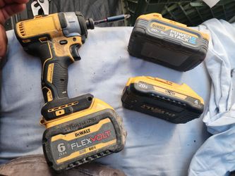 Dewalt impact with 3 batteries and charger