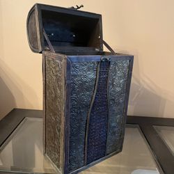 Vintage wine carrier