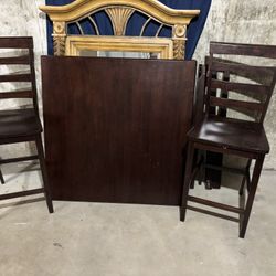 Pub Table/Chairs