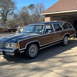 1991 Ford Country Squire Station Wagon, With Less Than 30,000 Miles On Original 5.0 Engine