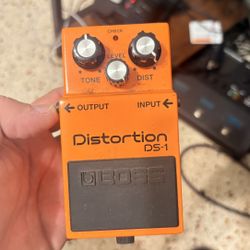Boss DS-1 Distortion – Classic Guitar Pedal