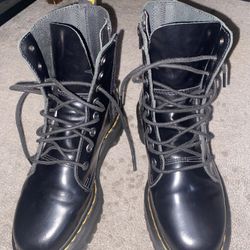 Doc martins Platformed Size 7