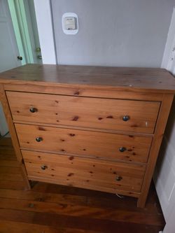 Pottery barn 3 drawer dresser