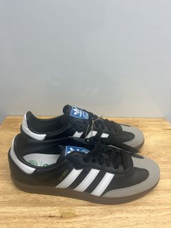 Adidas Sneakers 