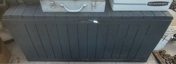 Storage box