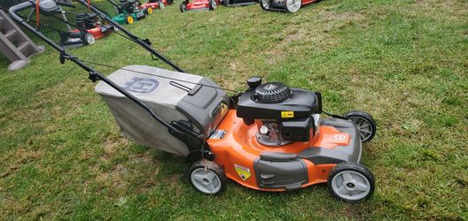 Husqvarna self propelled rear wheel drive WITH HONDA MOTOR and bag FULLY TUNED UP