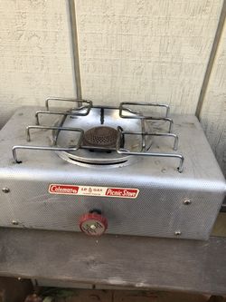 Vintage Coleman LP gas picnic stove