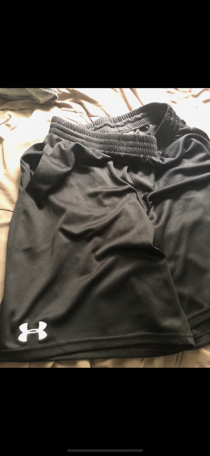 Under Armour men’s medium size mesh shorts