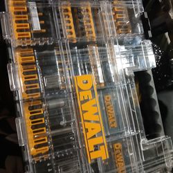 DEWALT 100 PIECE SET