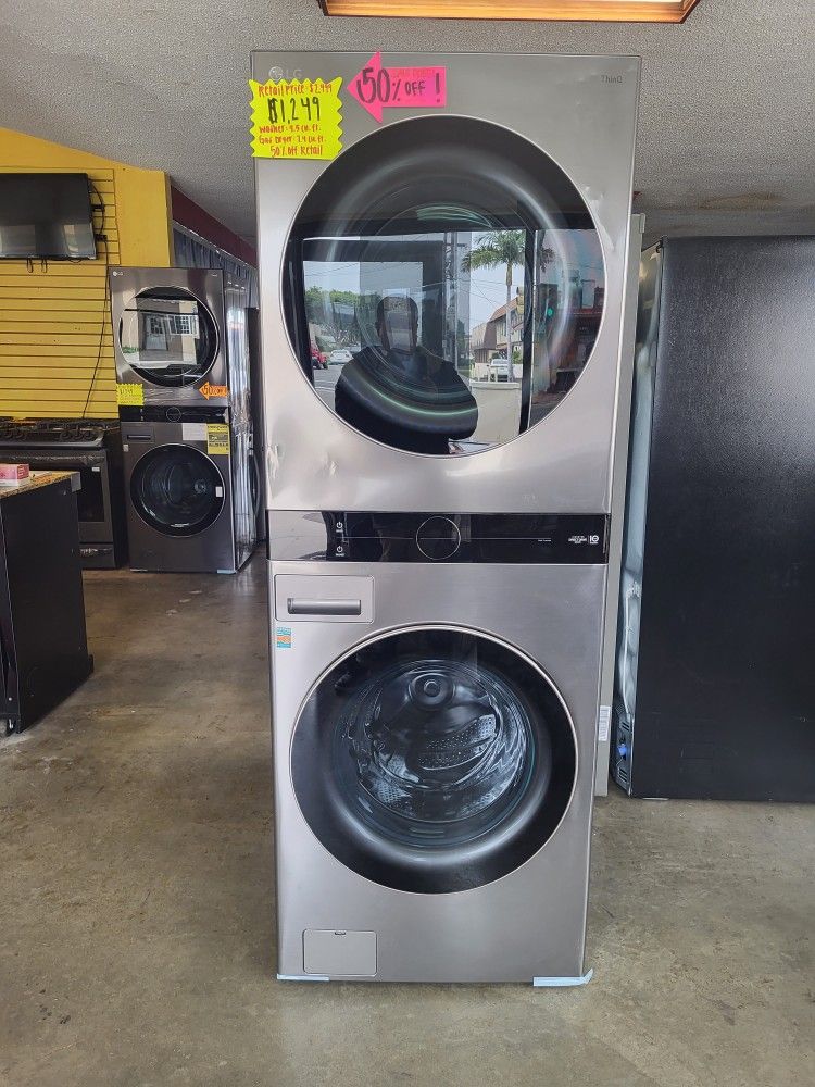 Stackable LG Front Load Graphite Steel Washer 4.5 CU. FT. GAS Dryer 7.4 CU. FT.