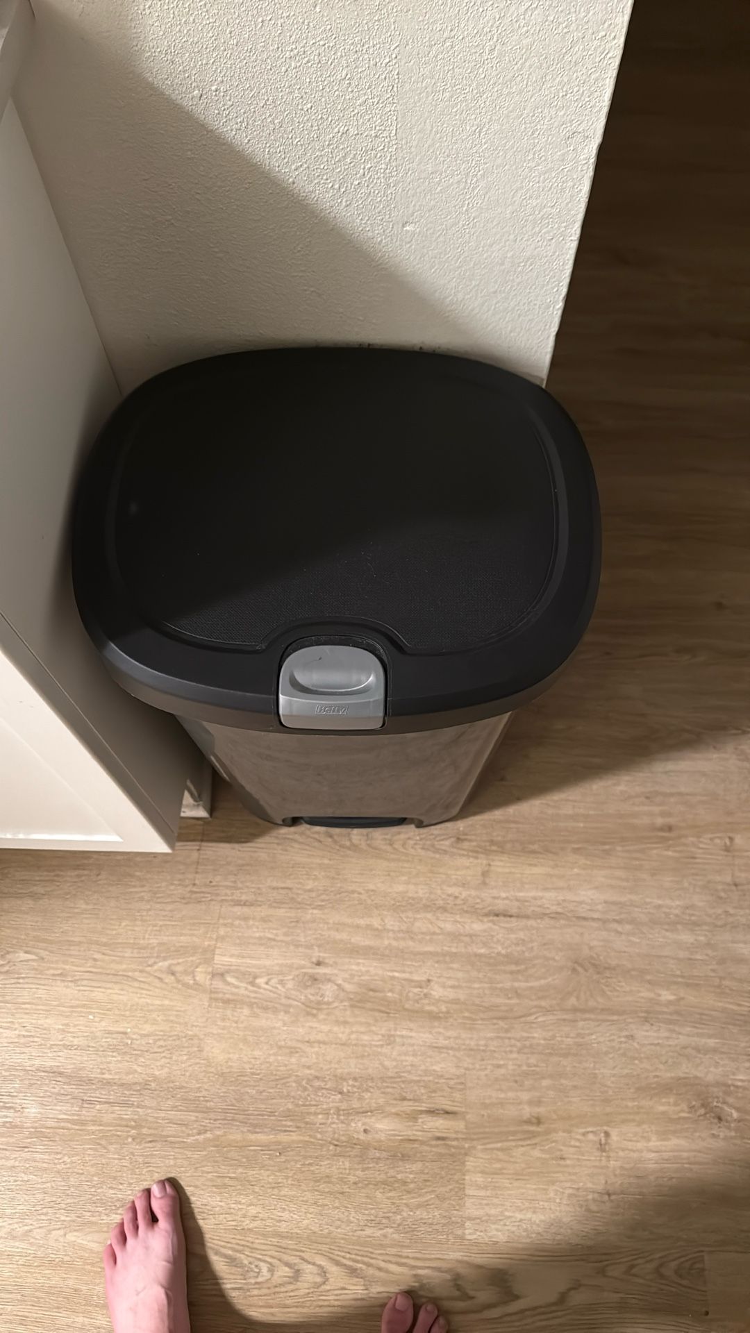Trash Can 3 Feet, with foot lever. 