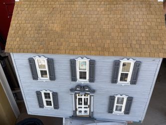 Vintage doll house