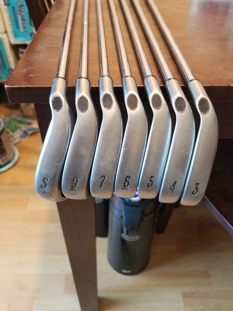 Callaway Big Bertha X-12 golf clubs - Irons 3,4 ,5, 6 ,7,9,SW.